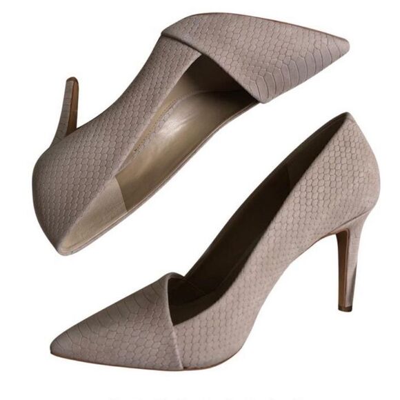 Vince Camuto VP Perri Pumps - Picture 1 of 16